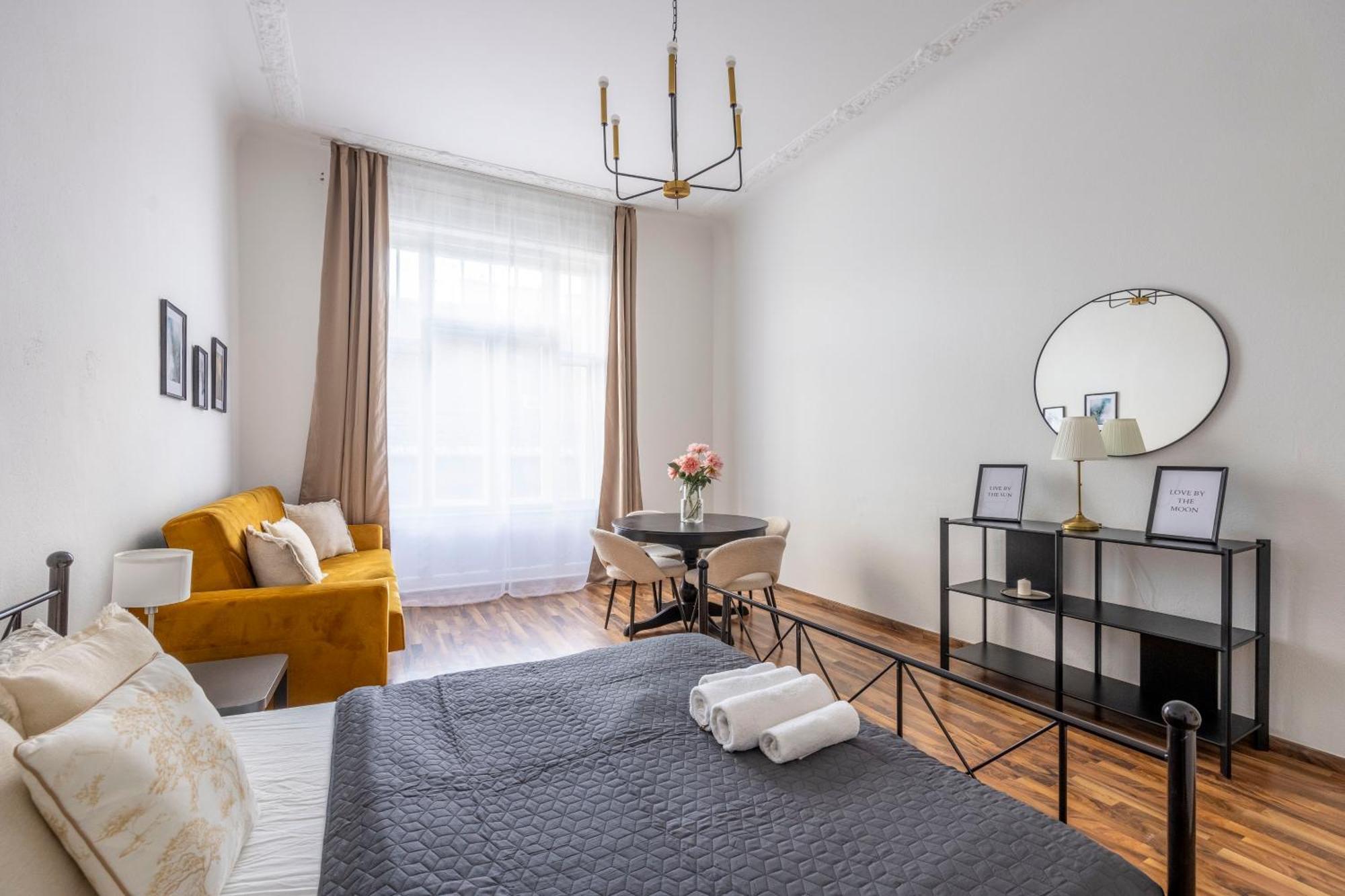 Kiraly 51 * Budapest